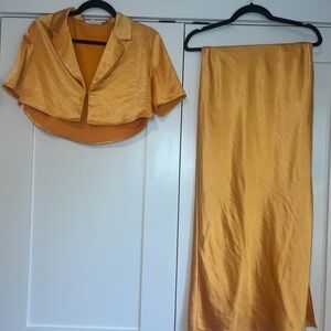 Elegant Gold Women's Skirt Set